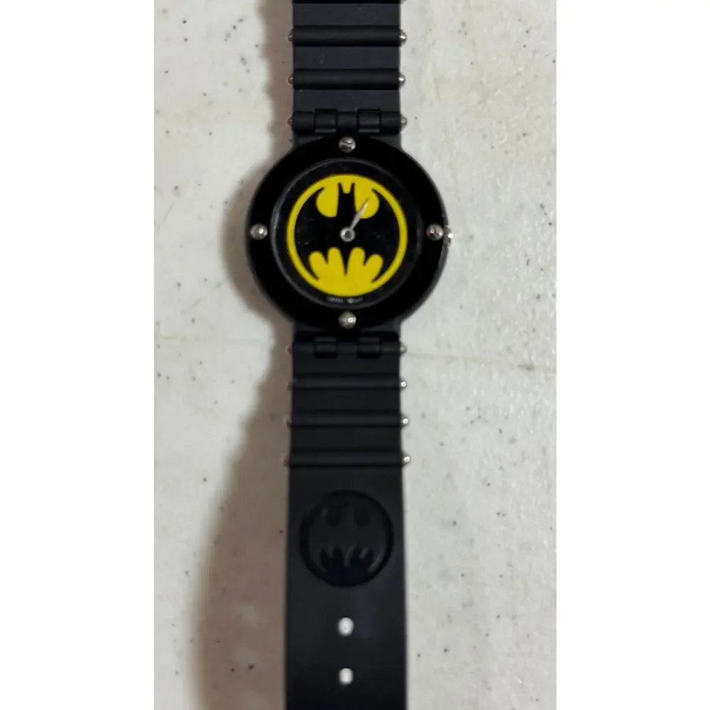 Vtg. Original 1989 Batman Wristwatch Quintel V102 Japan Move Silicone Band